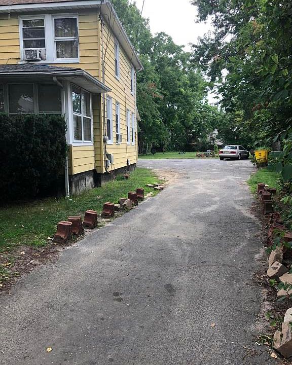 1st image of 323 E 5th St