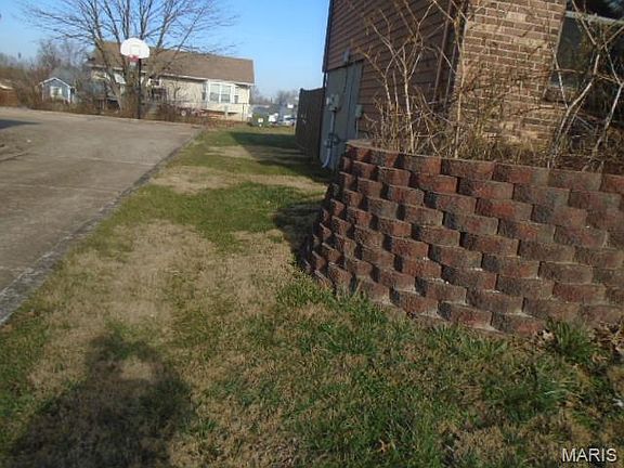 2nd image of 122 Northview Dr
