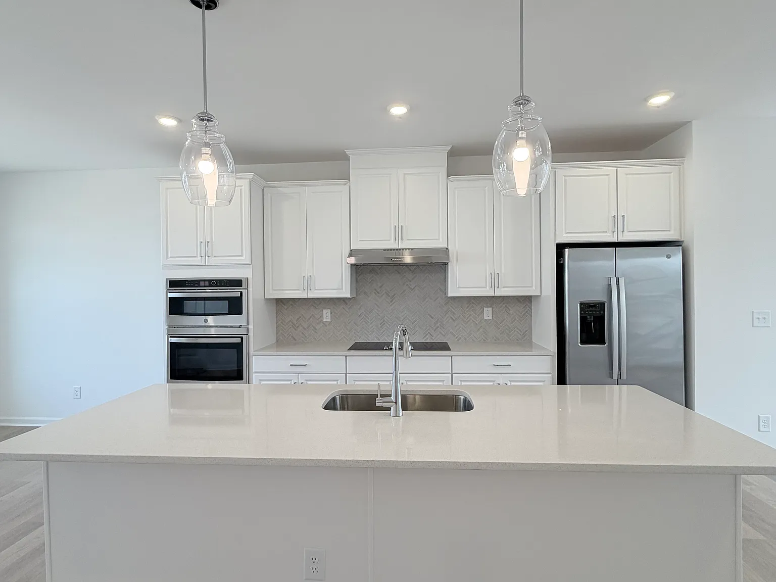 4 bed, 3.5 bath, 1964 sqft, $2,499 — Photo 3