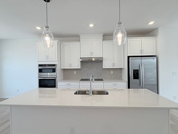 3rd image of 3009 Rexton Ln