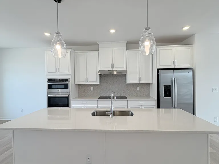 3009 Rexton Ln — Photo 3