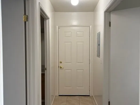 8127 Whitewater Dr APT 1, Bakersfield, CA 93312