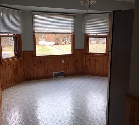 5th image of 3340 S Dayfield Ave