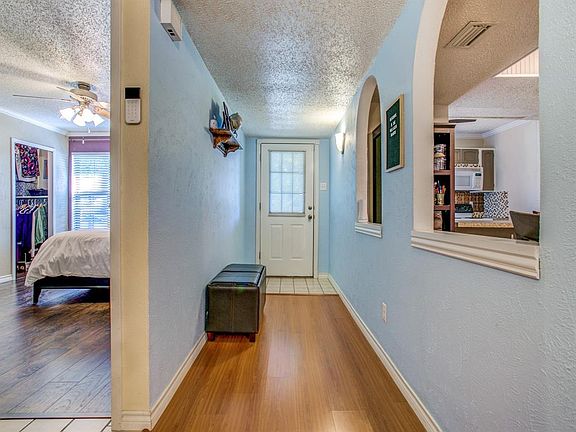 4th image of 3101 Peachtree Ln