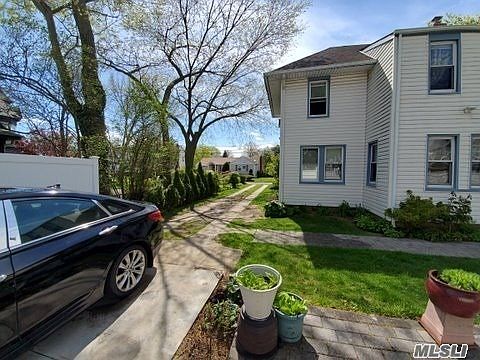 2nd image of 32 W Woodbine Dr