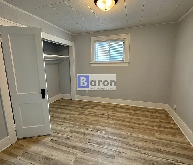 205 E Victoria St — Photo 15