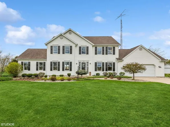 31401 Middle Crossing Rd, Dowagiac, MI 49047