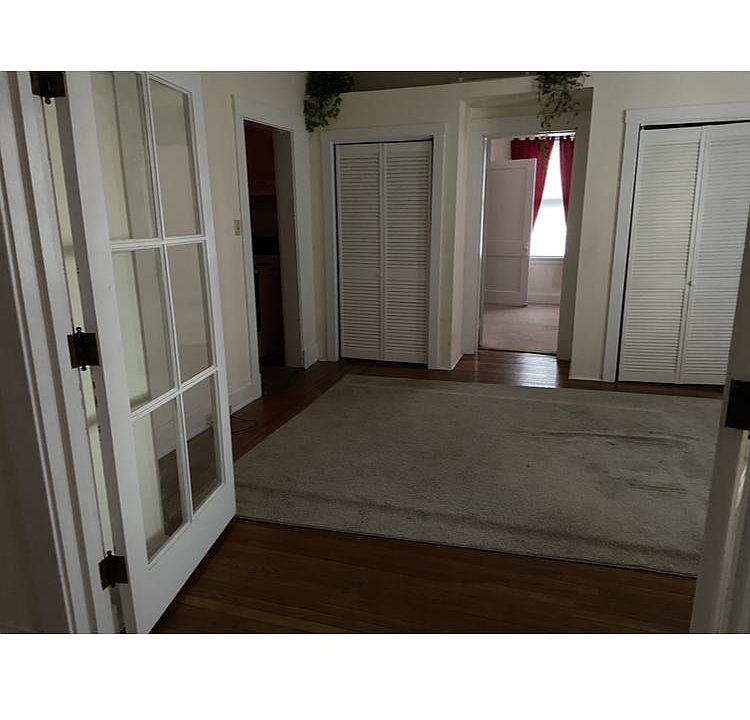 2nd image of 4034 S Jefferson Ave #1