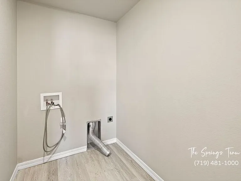 6093 Napa Dr — Photo 40
