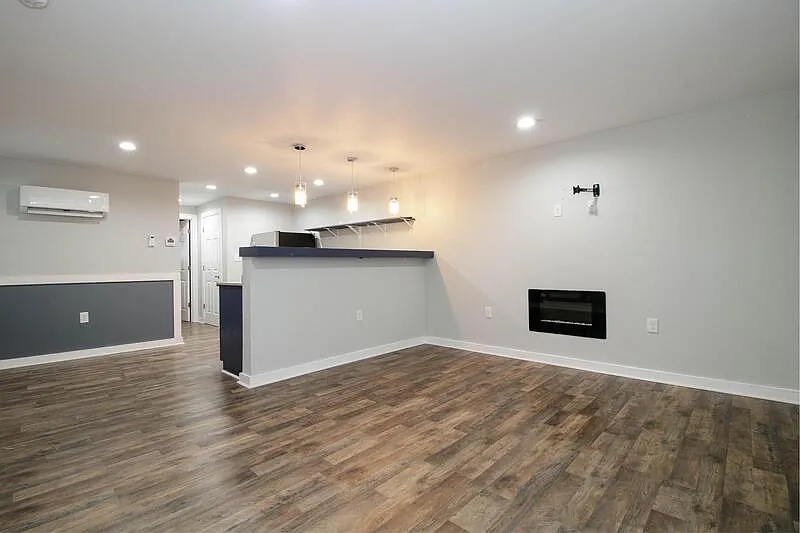 1 bed, 1.0 bath, 723 sqft, $695 — Photo 2