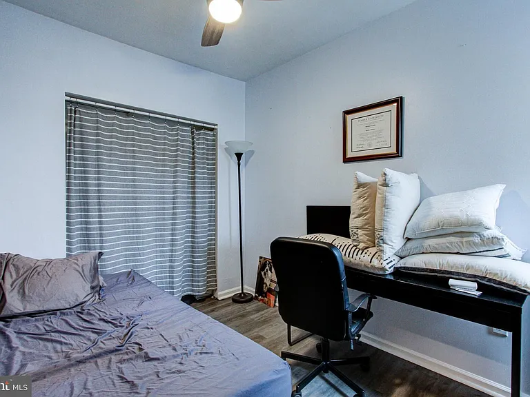 1215 Daly St — Photo 15