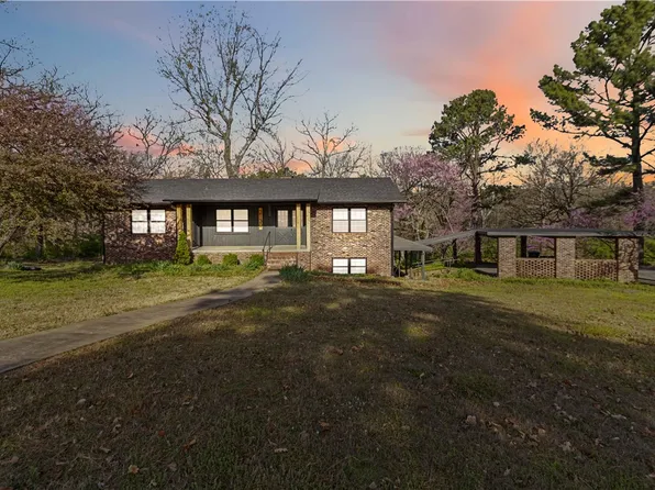 2130 N Box Ave, Fayetteville, AR 72703