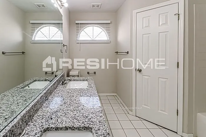 3037 Pinecrest St — Photo 12