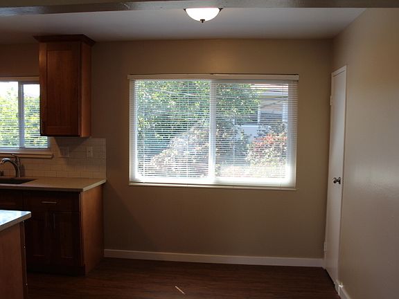 4th image of 460 Studio Cir APT 6