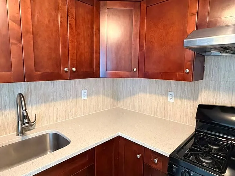 35-19 Leavitt St #4J — Photo 9