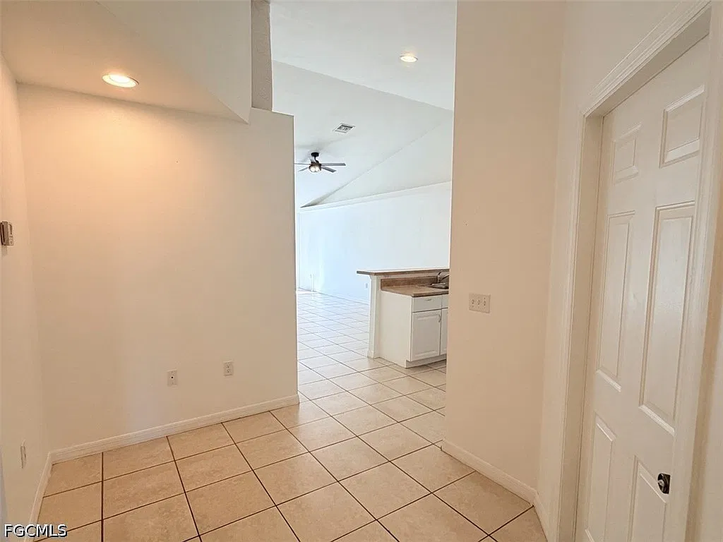 3 bed, 2.0 bath, 1210 sqft, $1,850 — Photo 2