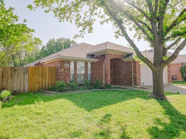 6836 Beverly Glen Dr, Fort Worth, TX 76132