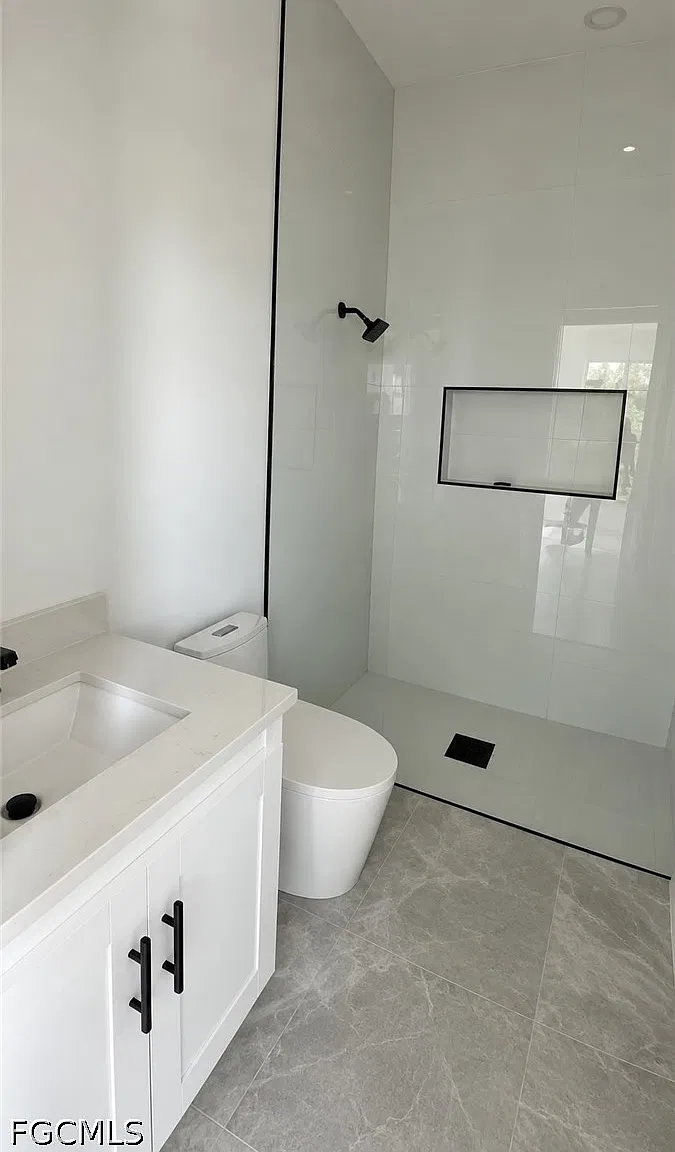 3 bed, 3.0 bath, 1057 sqft, $2,500 — Photo 4