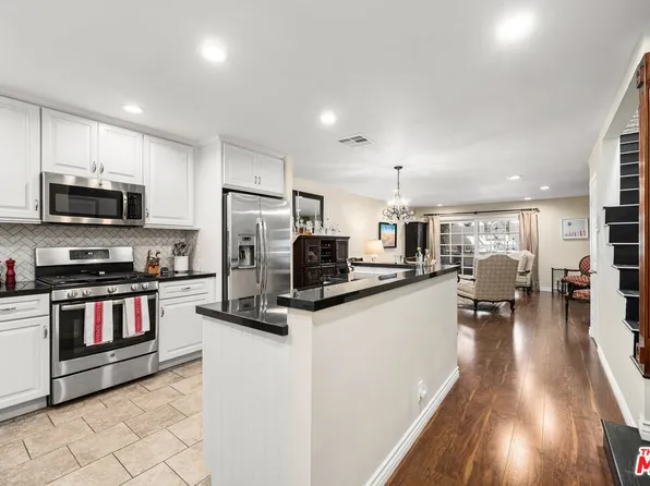 853 Larrabee St APT 14, West Hollywood, CA 90069