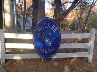 12 Cobblestone Ter, Coventry, RI 02816