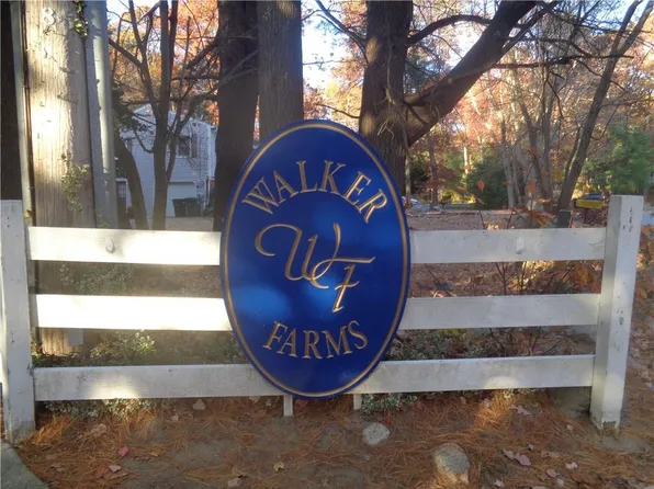 12 Cobblestone Ter, Coventry, RI 02816