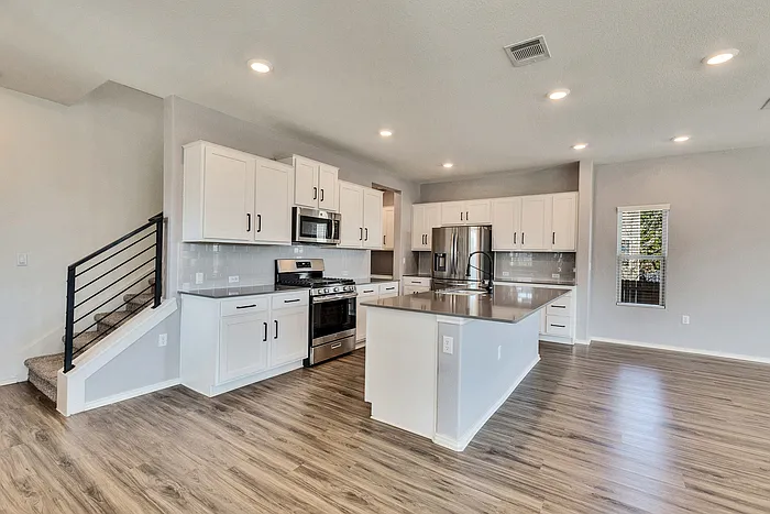 10403 Bramble Berry Dr — Photo 2