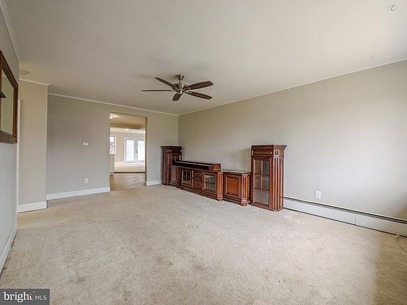 4th image of 520 Lindsay St