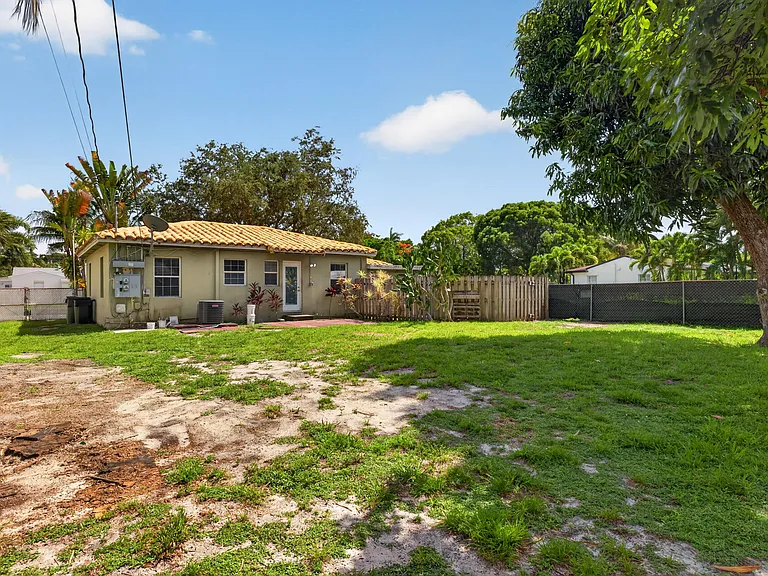 423 SW 11th Ct #A — Photo 19