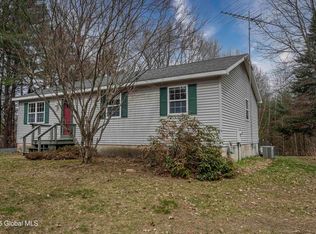 19 Devine Dr, Hudson Falls, NY 12839