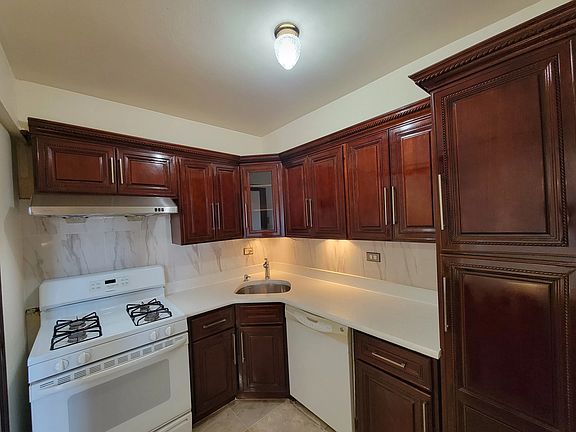 4th image of 63-11 Queens Blvd #E10