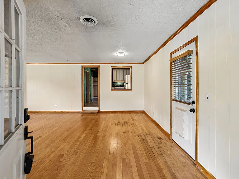 810 Velma Ln — Photo 12