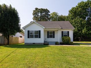 1215 5th Ave W, Springfield, TN 37172