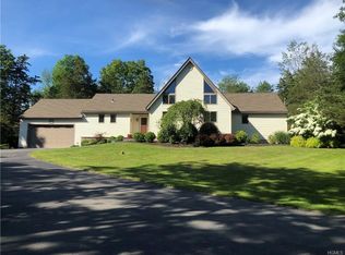 69 Mountainside Rd, Warwick, NY 10990