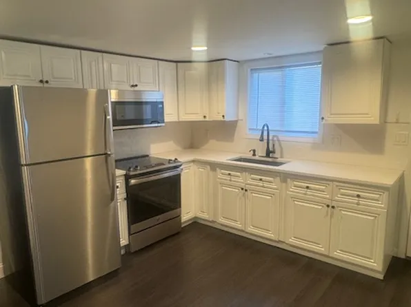 10 W Center St #10, Southington, CT 06489