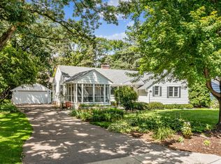 126 Oakwood Rd, Hopkins, MN 55343