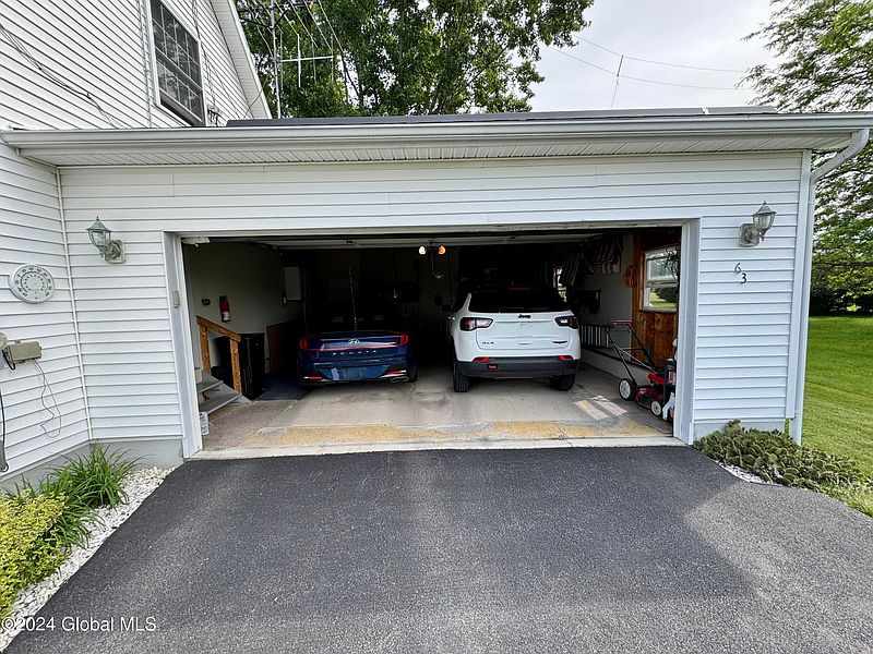 5th image of 63 Wesleyan Avenue