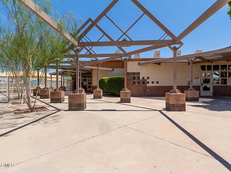 1347 W Lobo Ave — Photo 30