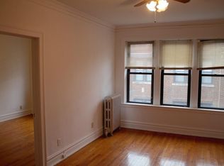 3938 N Janssen Ave, Chicago, IL 60613