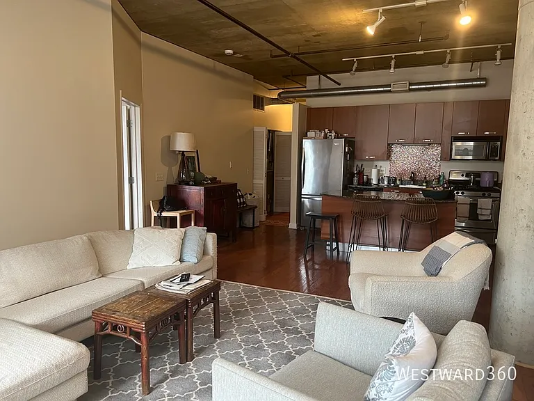 111 S Morgan St #402 — Photo 2