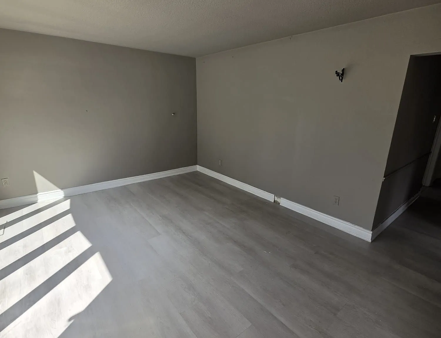 3 bed, $2,800 — Photo 1