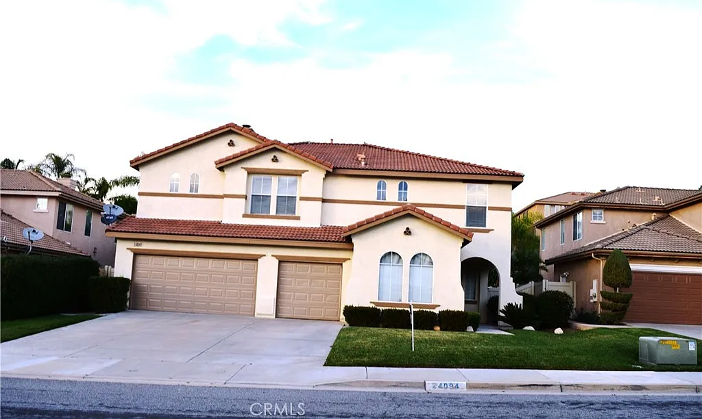 5 bed, 3217 sqft, $3,800 — Photo 2