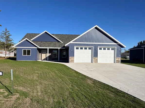 916 7th Ave NW, Perham, MN 56573