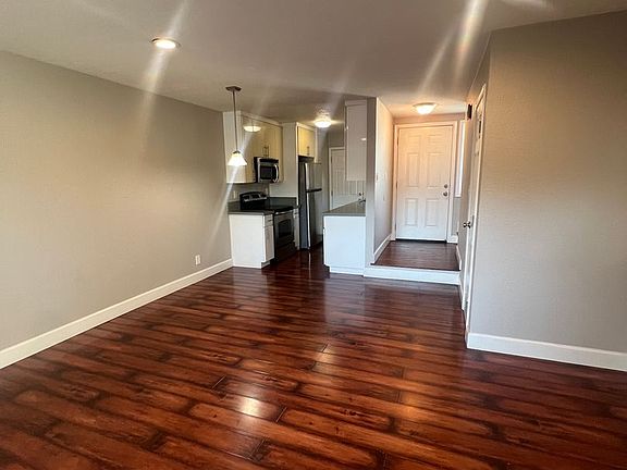 5th image of 106 Tammy Cir #0
