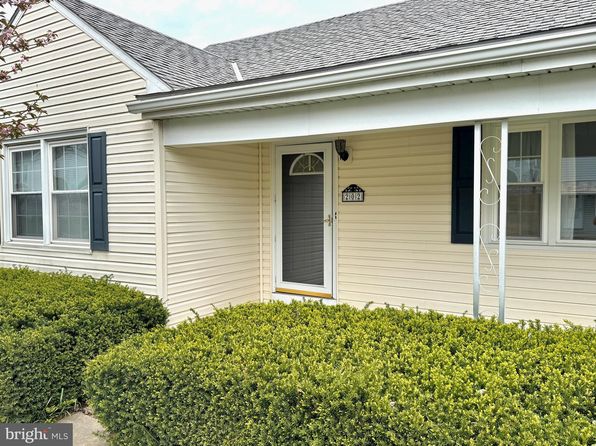 202 S Sheridan Rd, Newmanstown, PA 17073