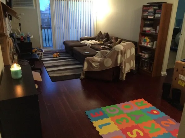 124 Boardwalk Pl #2E, Elk Grove Village, IL 60007