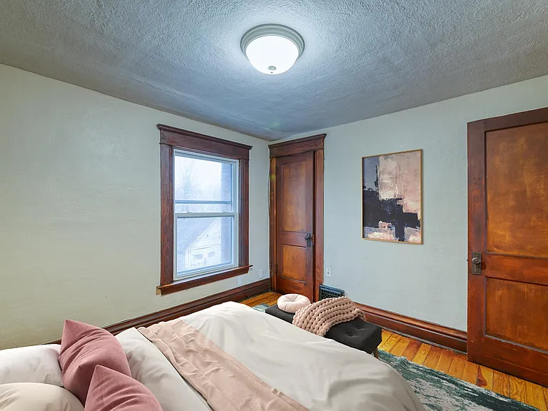 1028 N Cedar St — Photo 9