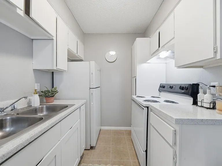 Cedar Park Apartments — Photo 13