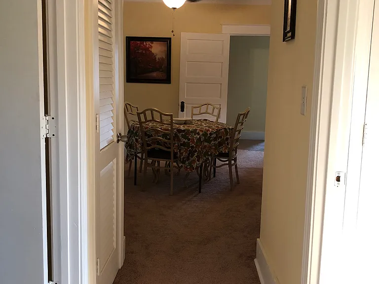 1455 Harrodsburg Rd — Photo 2