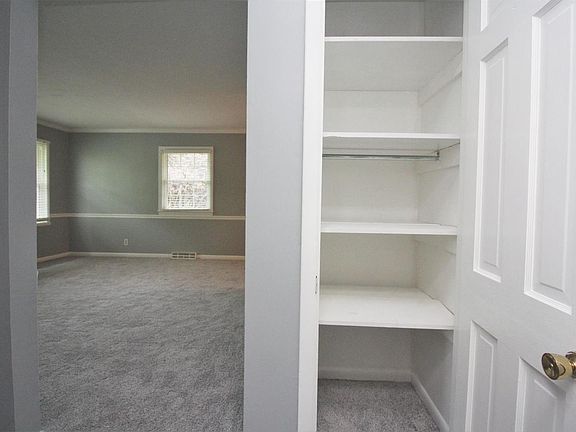 5th image of 3076-3078 Stanford Dr