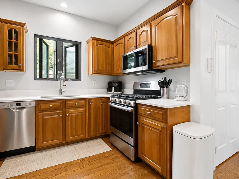 265 Emerson St #3 — Photo 3